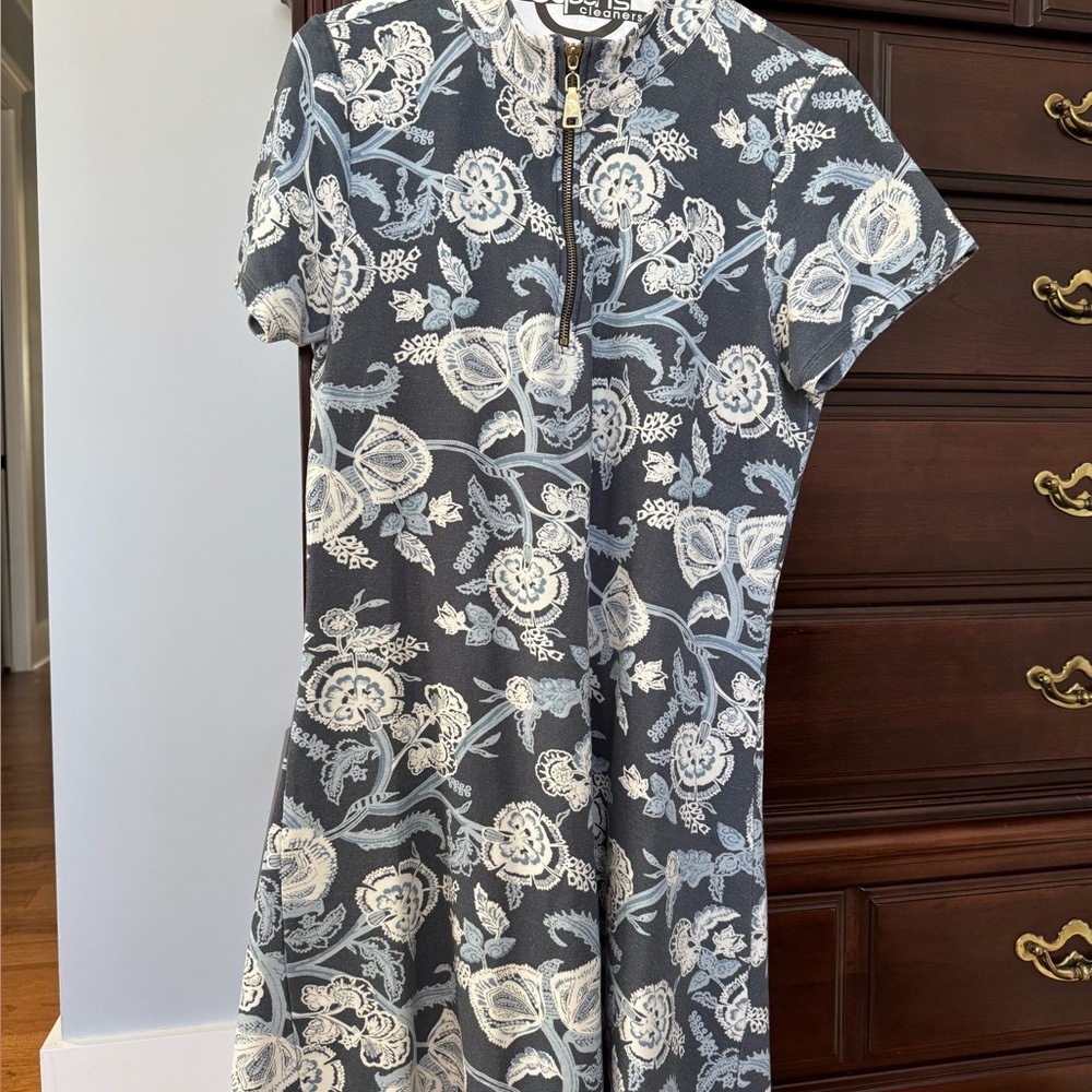 Spartina 449 Elegant Gray/navy Floral Dress 1/4 zip. Knee length